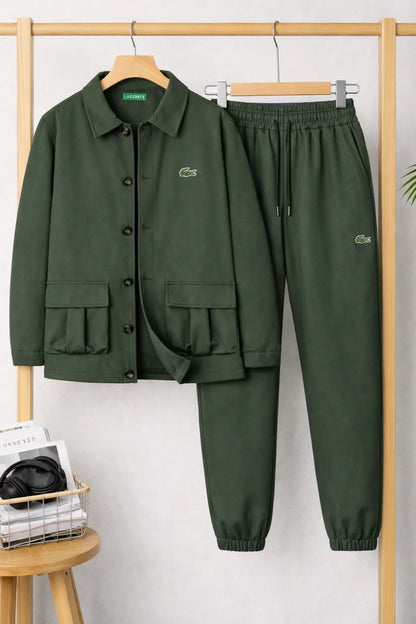 Conjunto de chaqueta abotonada y pantalón - estilo urbano y elegancia desenfadada.